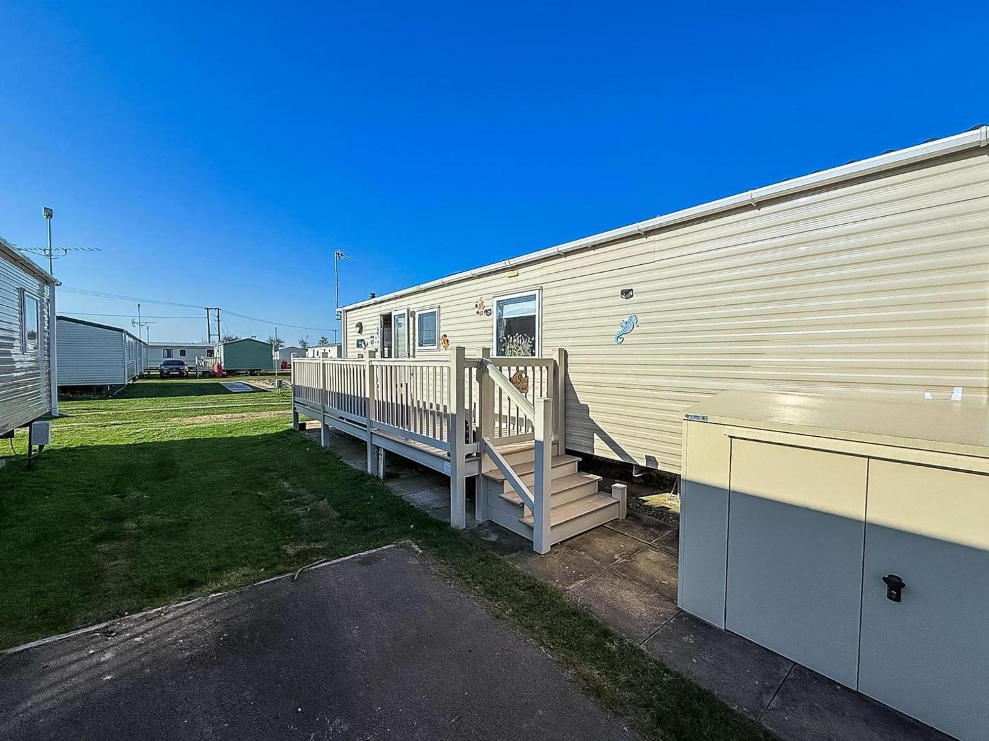 Lovely 6 Berth Caravan With Decking To The Side In Heacham Ref 21040E Eksteriør bilde