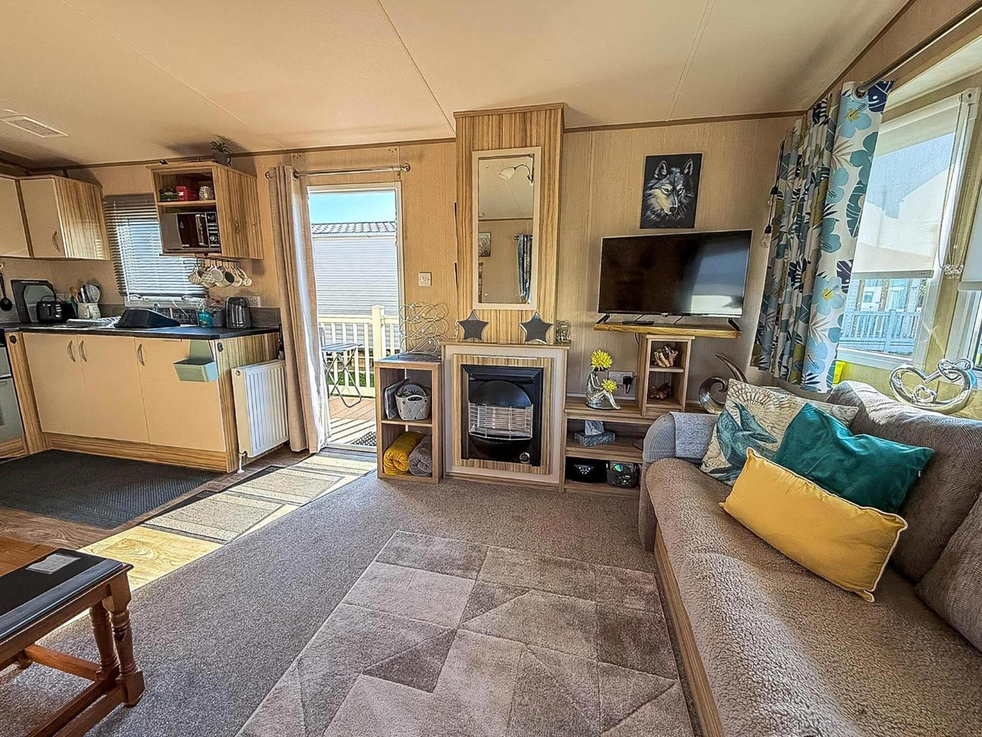 Lovely 6 Berth Caravan With Decking To The Side In Heacham Ref 21040E Eksteriør bilde